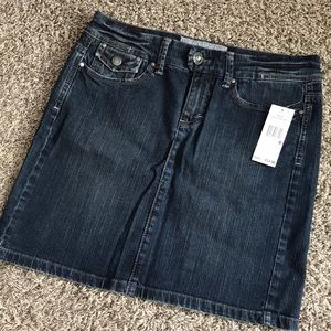 Tommy Hilfiger jean skirt size 6